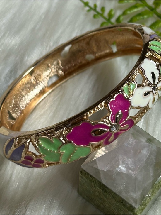 Jewelry - Vintage Jiu Long Xing enamel floral paint bangle bracelet